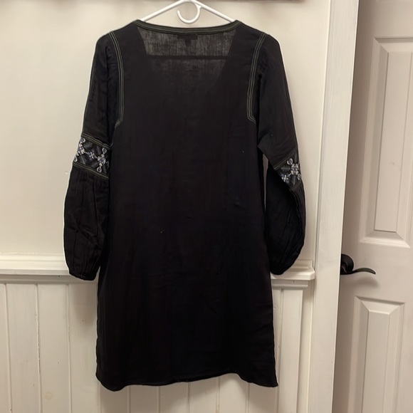 Lillia P Dress - Picture 6 of 8